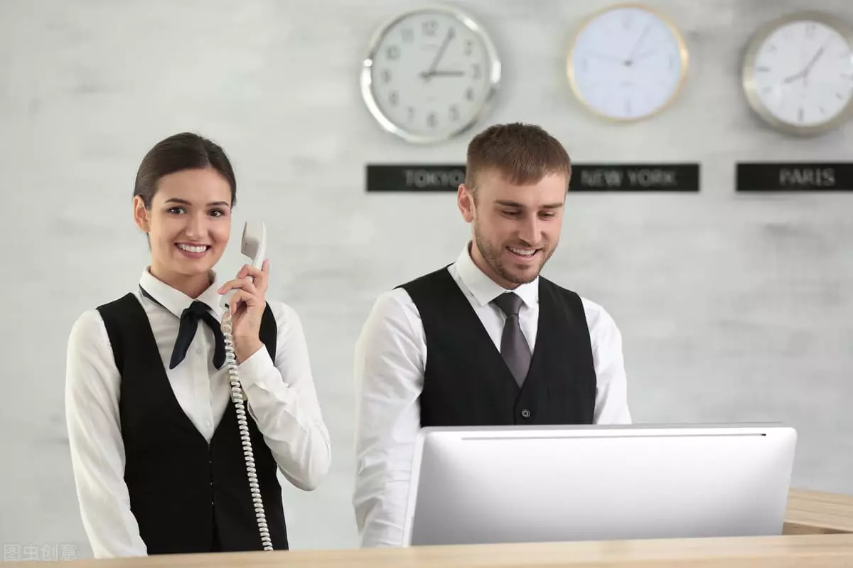 Quản lý khách sạn bằng điện thoại